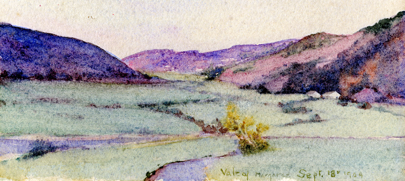 Aquarelle de collines et d’une vallée. Il y a des écrits peints à la main dans le coin inférieur gauche qui indiquent le lieu et la date où le paysage a été peint.